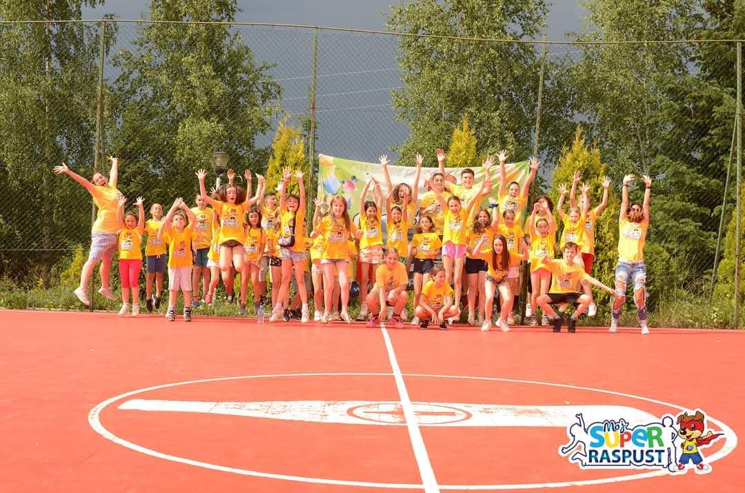 Zvezdarci na sportskom terenu